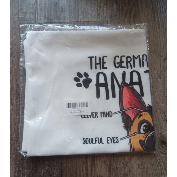 Anatomy of a German Shepherd Pillow Case - Picture 8 of 8